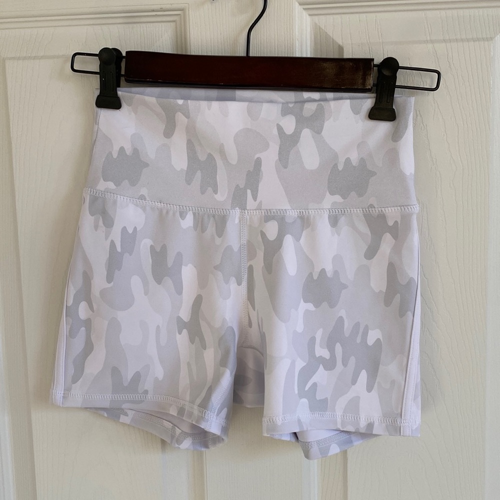 NWOT BuffBunny, White Camouflage, Exercise Short, Size S